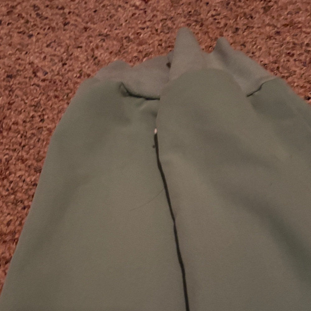 Figs Sage Green scrub jogger set - Picture 3 of 4